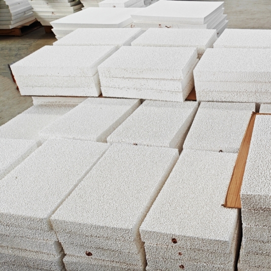 Three Pallets of alumina ceramic foam filter are exported abroad